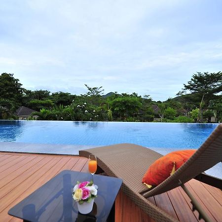 Dusit Talai Resort Nong Nam Daeng Exterior photo