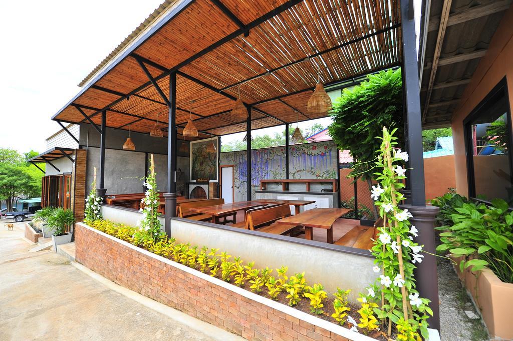 Dusit Talai Resort Nong Nam Daeng Exterior photo