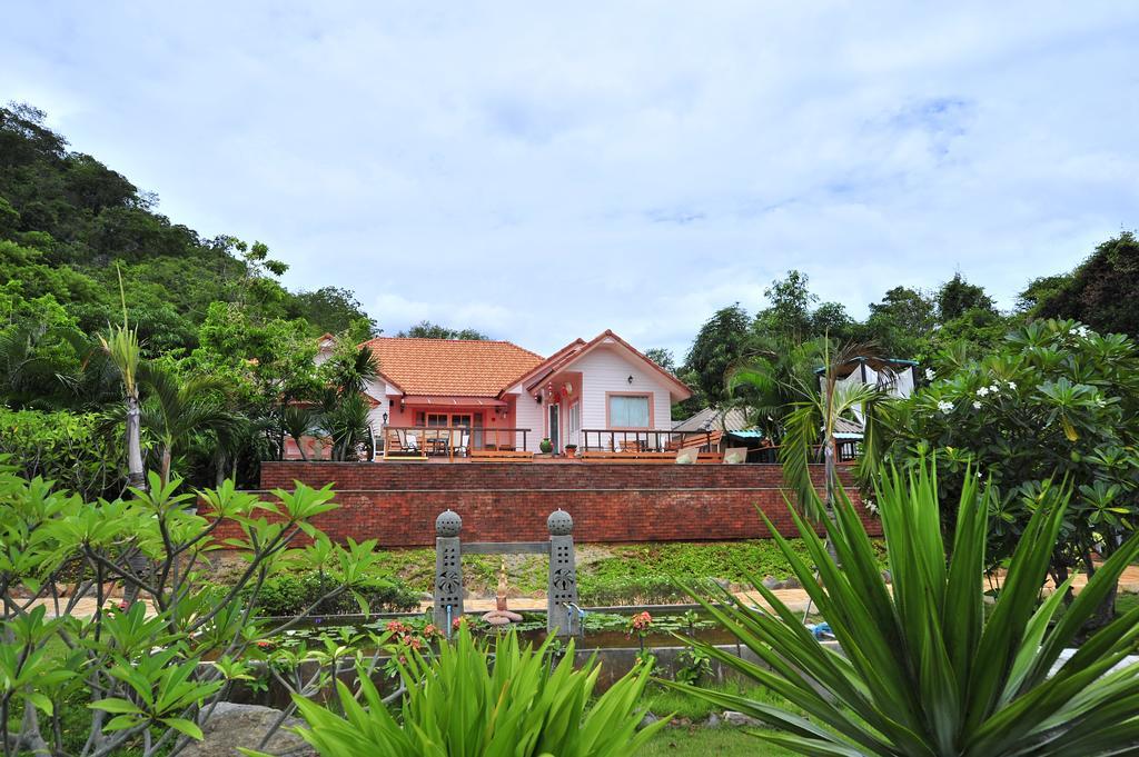 Dusit Talai Resort Nong Nam Daeng Exterior photo