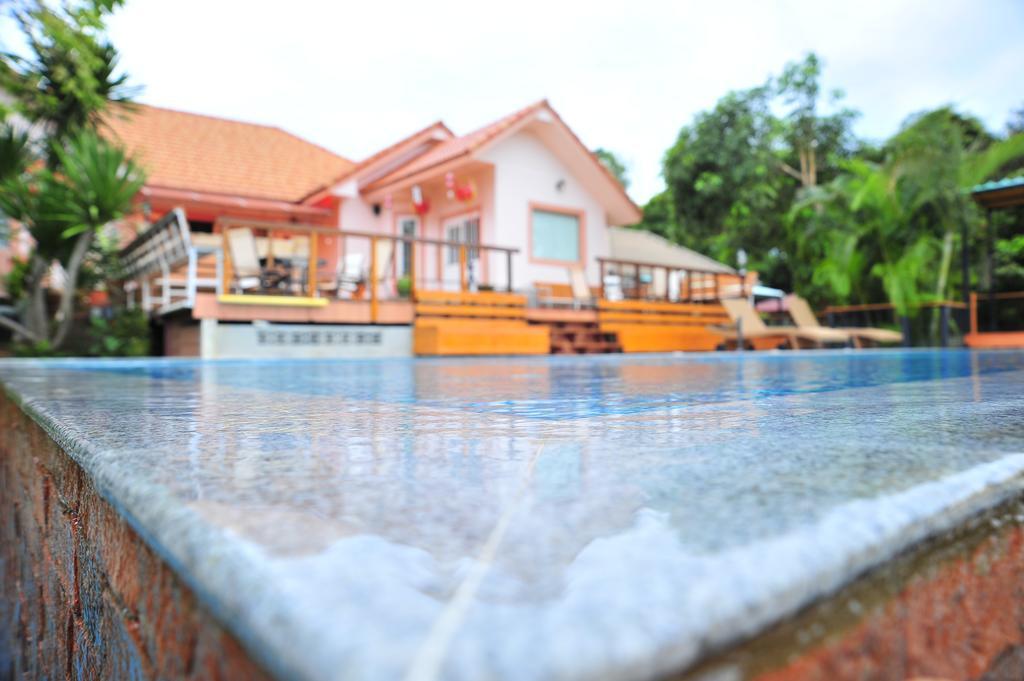Dusit Talai Resort Nong Nam Daeng Exterior photo
