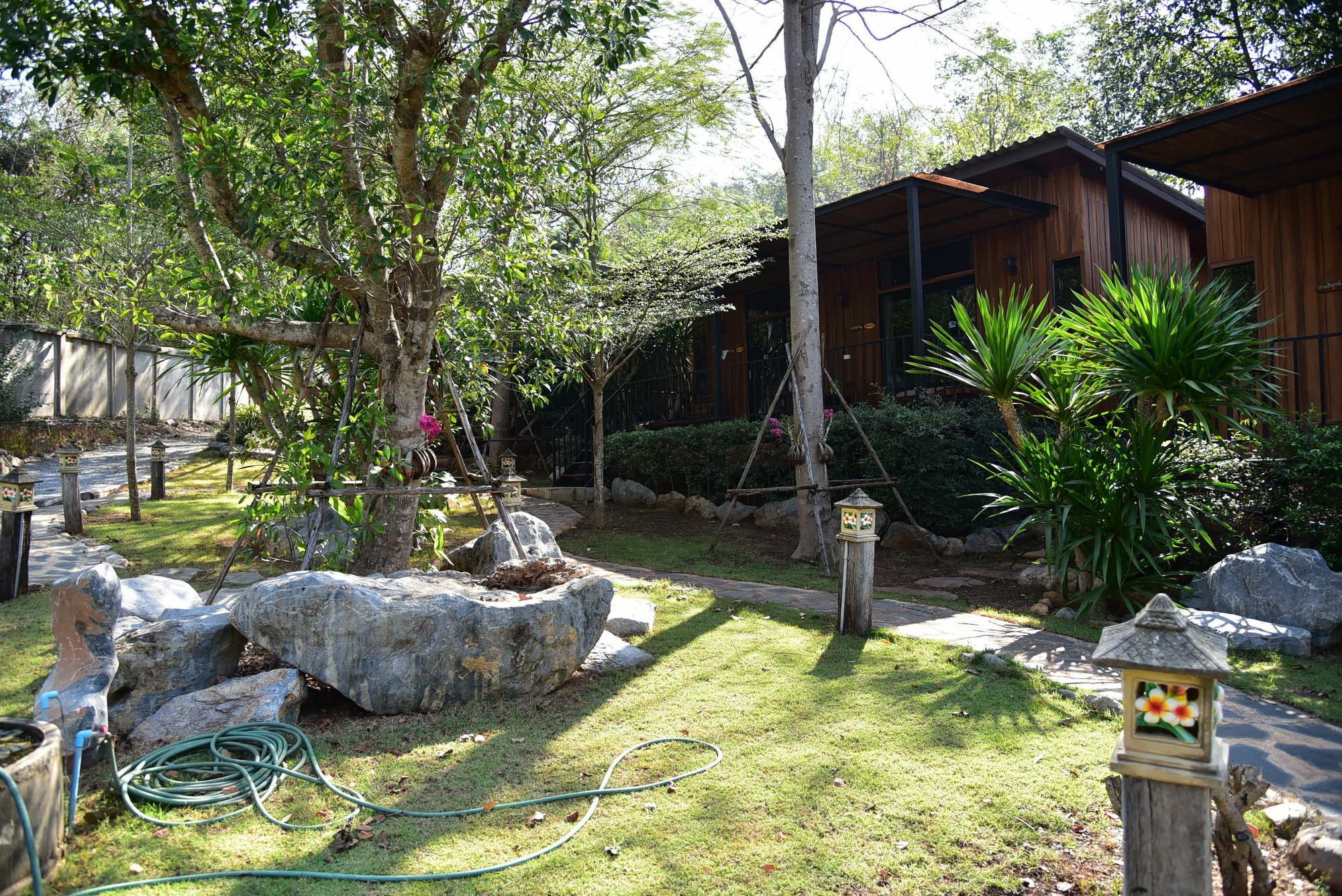 Dusit Talai Resort Nong Nam Daeng Exterior photo